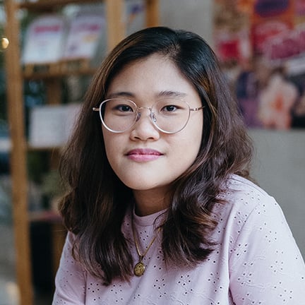 Leslie headshot